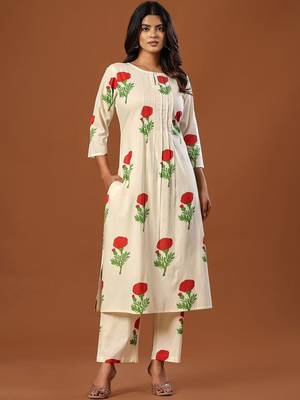 Women Floral Printed Regular Pure Cotton Kurta with Trousers 2