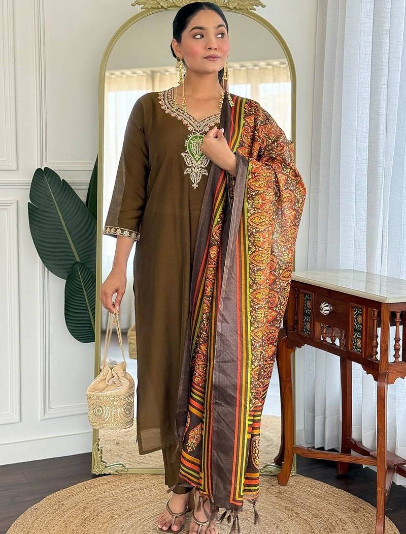 Women Ethnic Motifs Embroidered Regular Sequinned Kurta with Trousers & With Dupatta