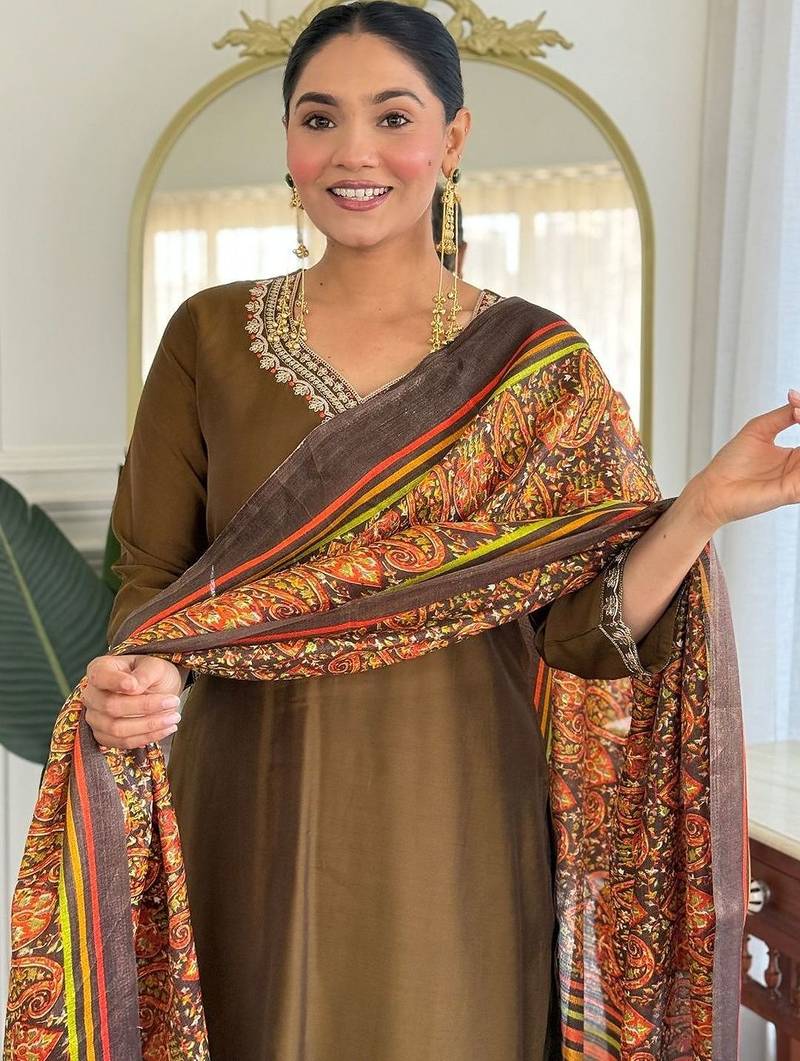Women Ethnic Motifs Embroidered Regular Sequinned Kurta with Trousers & With Dupatta