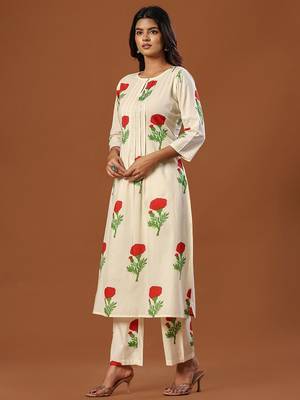 Women Floral Printed Regular Pure Cotton Kurta with Trousers 3