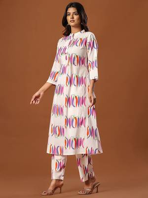 Women Printed Regular Pure Cotton Kurta with Trousers 1