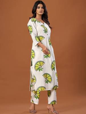 Women Printed Regular Pure Cotton Kurta with Trousers 2