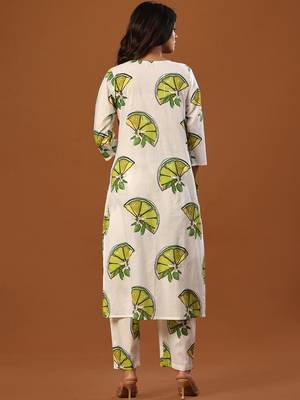 Women Printed Regular Pure Cotton Kurta with Trousers 3