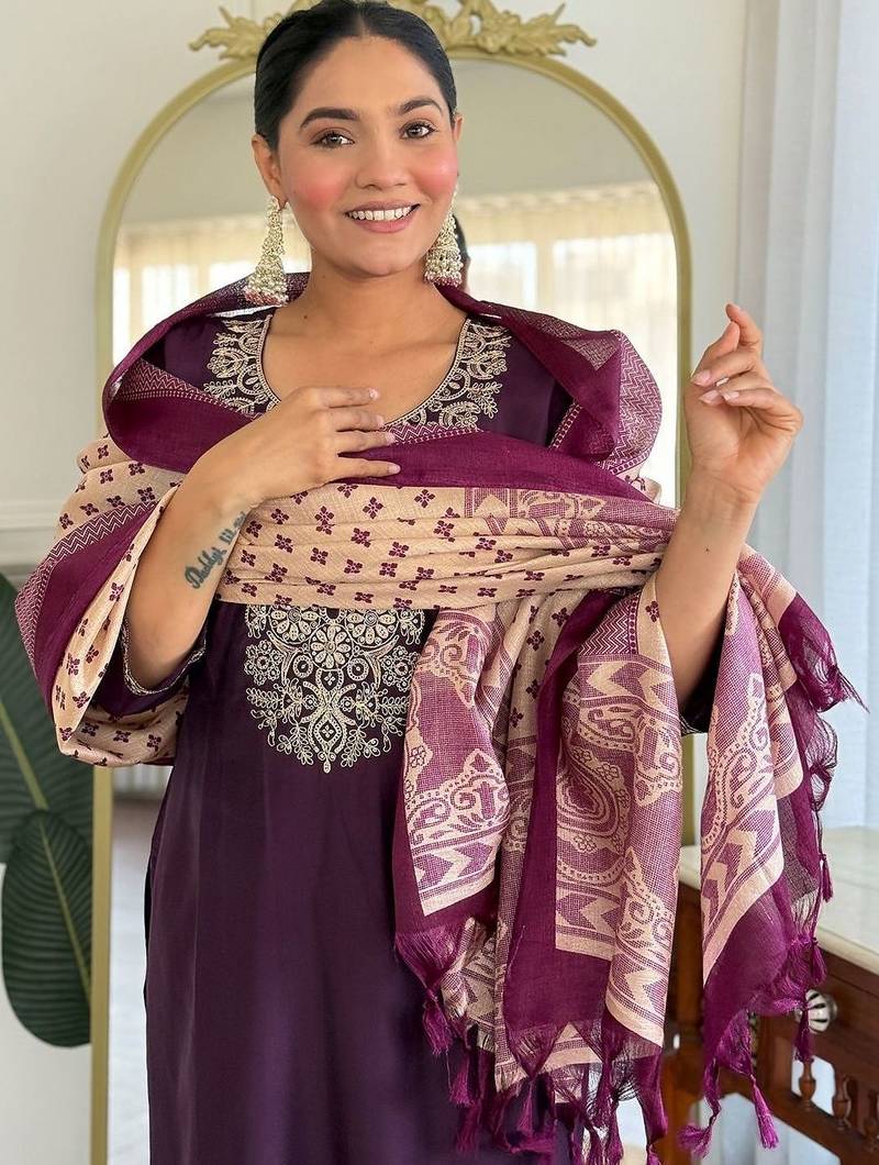 Women Ethnic Motifs Embroidered Regular Sequinned Kurta with Trousers & With Dupatta