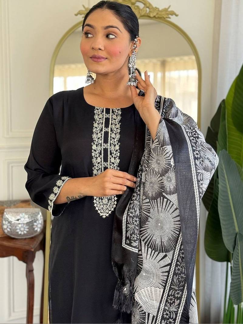 Women Ethnic Motifs Embroidered Regular Thread Work Kurta with Trousers & With Dupatta