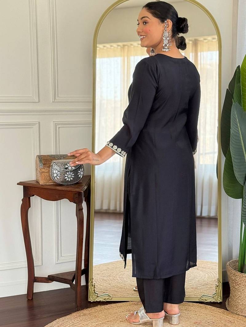 Women Ethnic Motifs Embroidered Regular Thread Work Kurta with Trousers & With Dupatta