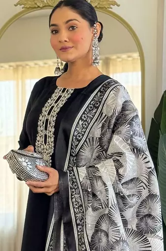 Women Ethnic Motifs Embroidered Regular Thread Work Kurta with Trousers & With Dupatta
