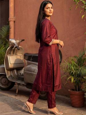 Women Regular Kurta with Trousers 3