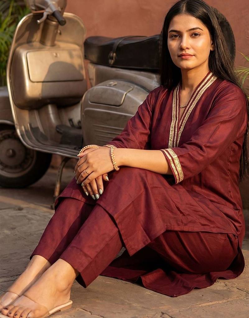 Women Regular Kurta with Trousers