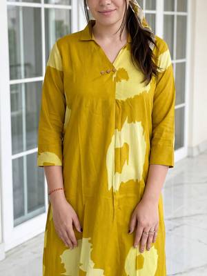 Women Printed Regular Pure Cotton Kurta with Trousers 1