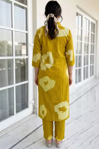 Women Printed Regular Pure Cotton Kurta with Trousers
