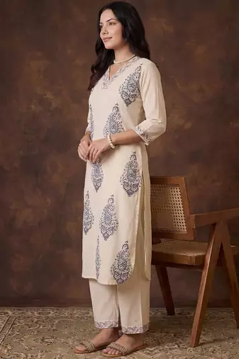 Women Paisley Printed Regular Thread Work Pure Cotton Kurta with Palazzos
