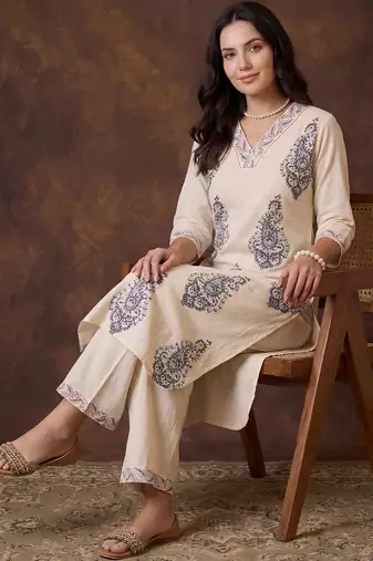 Women Paisley Printed Regular Thread Work Pure Cotton Kurta with Palazzos