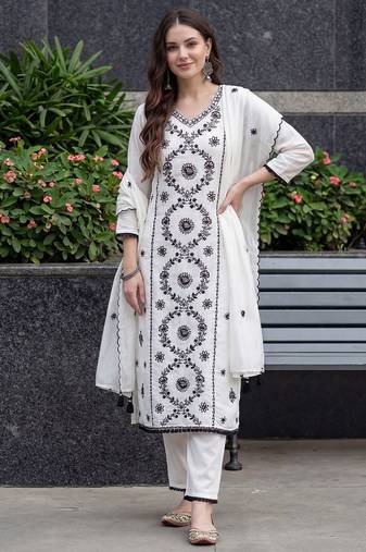 Women Ethnic Motifs Embroidered Regular Thread Work Kurta with Trousers & With Dupatta