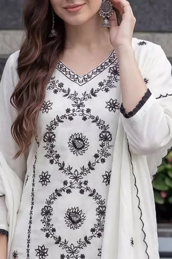 Women Ethnic Motifs Embroidered Regular Thread Work Kurta with Trousers & With Dupatta