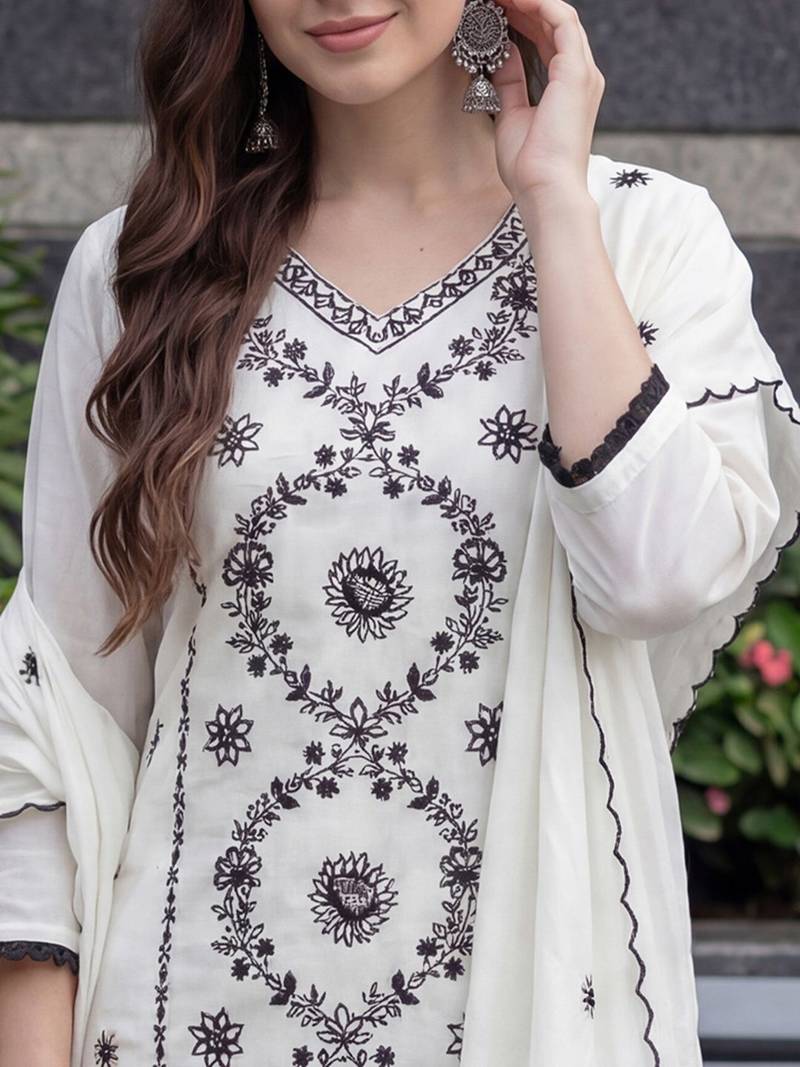 Women Ethnic Motifs Embroidered Regular Thread Work Kurta with Trousers & With Dupatta