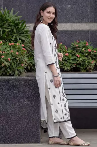 Women Ethnic Motifs Embroidered Regular Thread Work Kurta with Trousers & With Dupatta