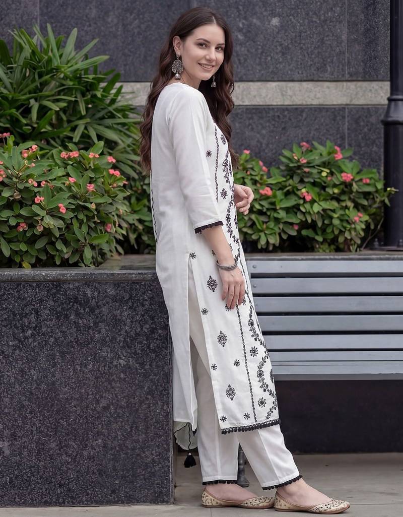 Women Ethnic Motifs Embroidered Regular Thread Work Kurta with Trousers & With Dupatta