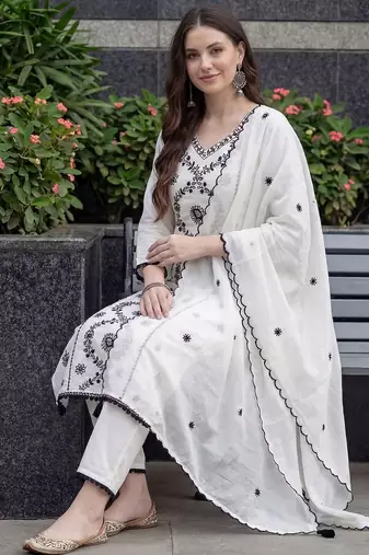 Women Ethnic Motifs Embroidered Regular Thread Work Kurta with Trousers & With Dupatta