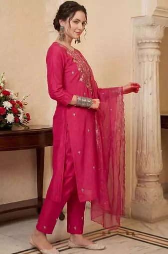 Women Floral Embroidered Regular Thread Work Kurta with Trousers & With Dupatta