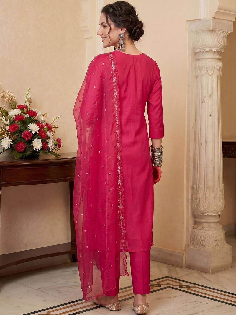 Women Floral Embroidered Regular Thread Work Kurta with Trousers & With Dupatta
