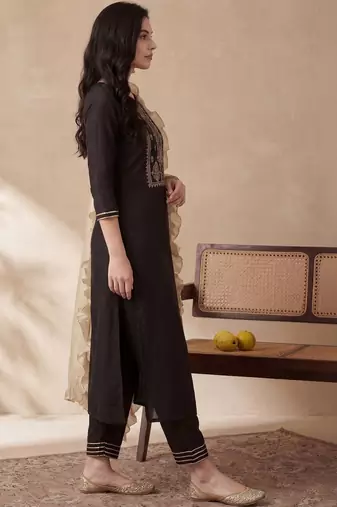 Women Embroidered Regular Liva Kurta with Trousers & With Dupatta