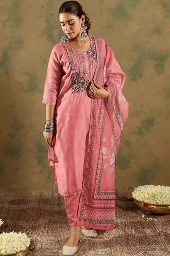 Women Floral Embroidered Regular Thread Work Chanderi Silk Kurta with Trousers & With Dupatta
