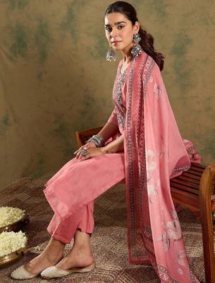 Women Floral Embroidered Regular Thread Work Chanderi Silk Kurta with Trousers & With Dupatta 2