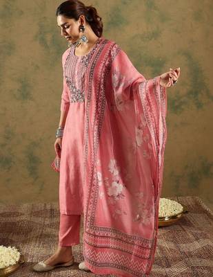 Women Floral Embroidered Regular Thread Work Chanderi Silk Kurta with Trousers & With Dupatta 4