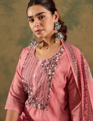 Women Floral Embroidered Regular Thread Work Chanderi Silk Kurta with Trousers & With Dupatta 5