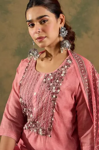 Women Floral Embroidered Regular Thread Work Chanderi Silk Kurta with Trousers & With Dupatta