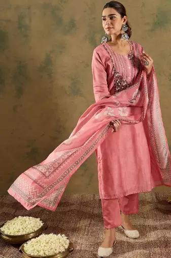 Women Floral Embroidered Regular Thread Work Chanderi Silk Kurta with Trousers & With Dupatta