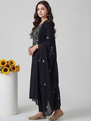 Women Floral Embroidered Regular Thread Work Kurta with Trousers & With Dupatta 2