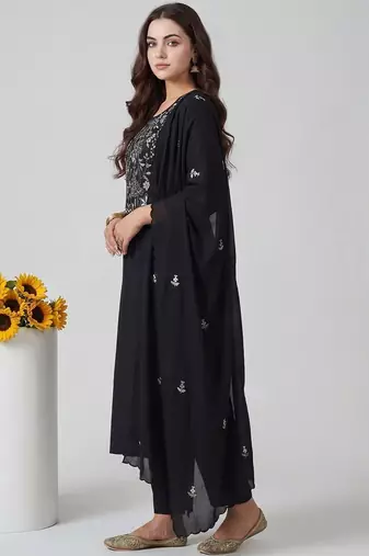 Women Floral Embroidered Regular Thread Work Kurta with Trousers & With Dupatta
