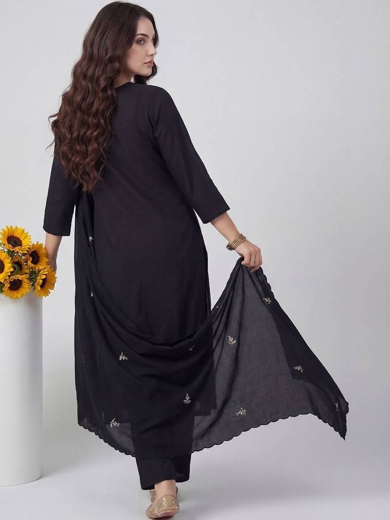Women Floral Embroidered Regular Thread Work Kurta with Trousers & With Dupatta