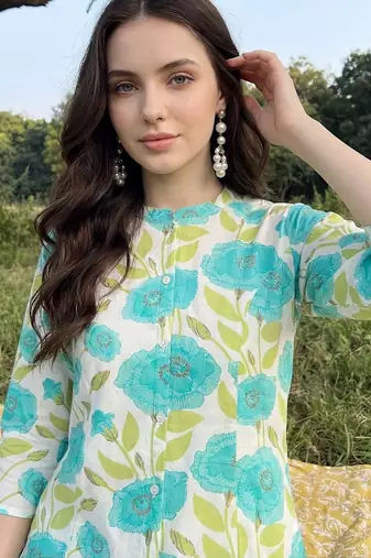 Women Floral Printed Regular Kurta with Palazzos