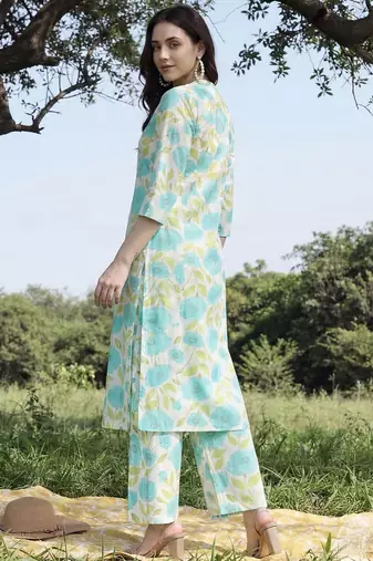 Women Floral Printed Regular Kurta with Palazzos