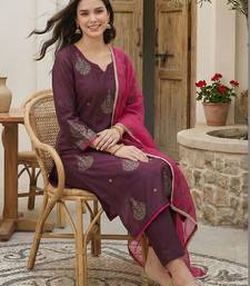 Motifs Embroidered Regular Sequinned Liva Kurta with Trousers & With Dupatta