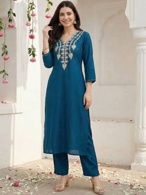 Women Ethnic Motifs Embroidered Regular Kurta with Trousers 1