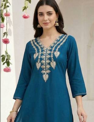 Women Ethnic Motifs Embroidered Regular Kurta with Trousers 4