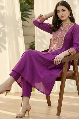 Women Ethnic Motifs Embroidered Pleated Mirror Work Kurta with Trousers