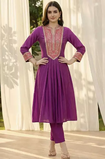 Women Ethnic Motifs Embroidered Pleated Mirror Work Kurta with Trousers