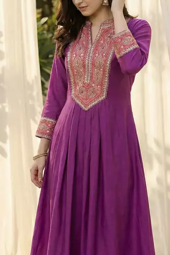 Women Ethnic Motifs Embroidered Pleated Mirror Work Kurta with Trousers