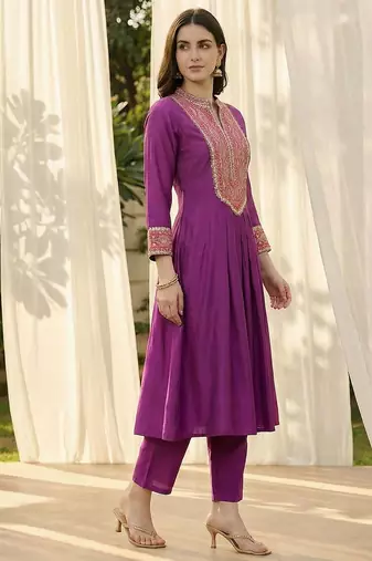 Women Ethnic Motifs Embroidered Pleated Mirror Work Kurta with Trousers
