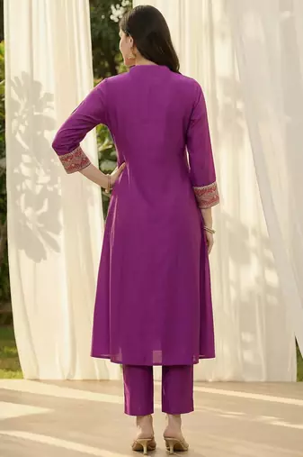 Women Ethnic Motifs Embroidered Pleated Mirror Work Kurta with Trousers