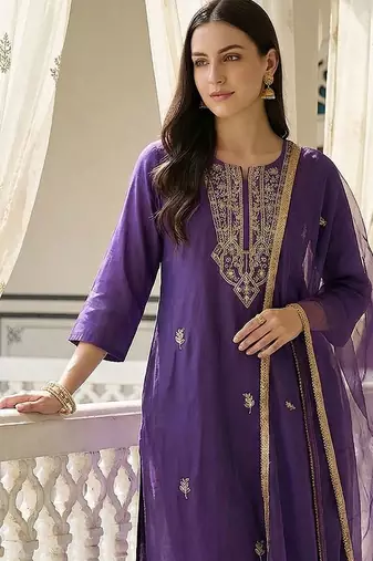 Women Ethnic Motifs Embroidered Regular Kurta with Trousers & With Dupatta