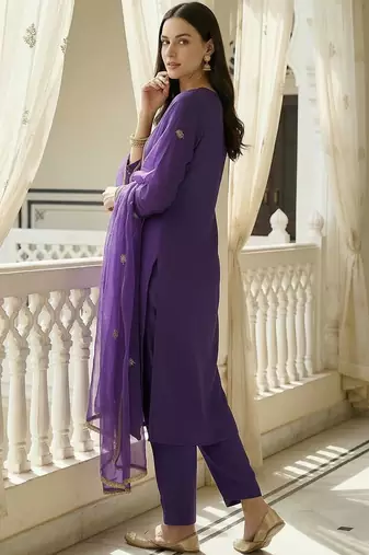 Women Ethnic Motifs Embroidered Regular Kurta with Trousers & With Dupatta