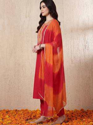 Women Ethnic Motifs Regular Kurta with Trousers & With Dupatta 4