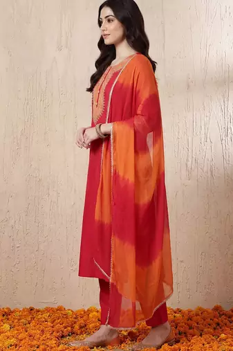Women Ethnic Motifs Regular Kurta with Trousers & With Dupatta