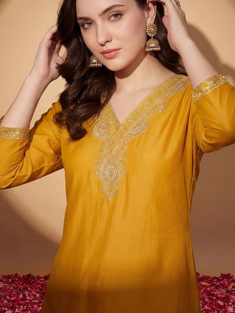 Women Ethnic Motifs Embroidered Regular Sequinned Kurta with Trousers